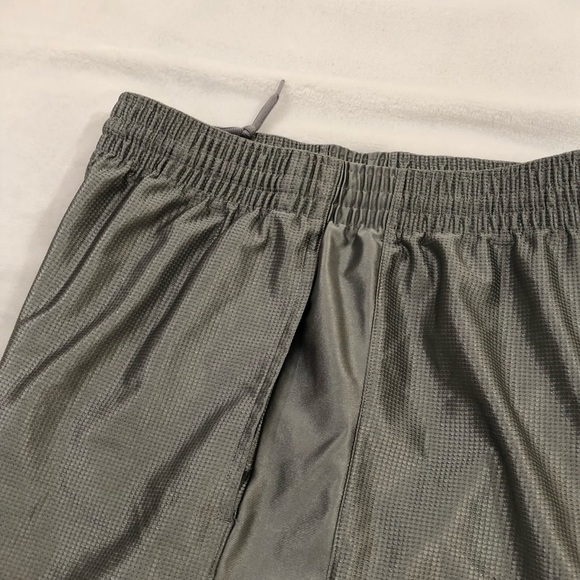 Nike Basketball Metallic Silver Athletic Gym Hiking Shorts Men’s Size M. - Picture 5 of 10